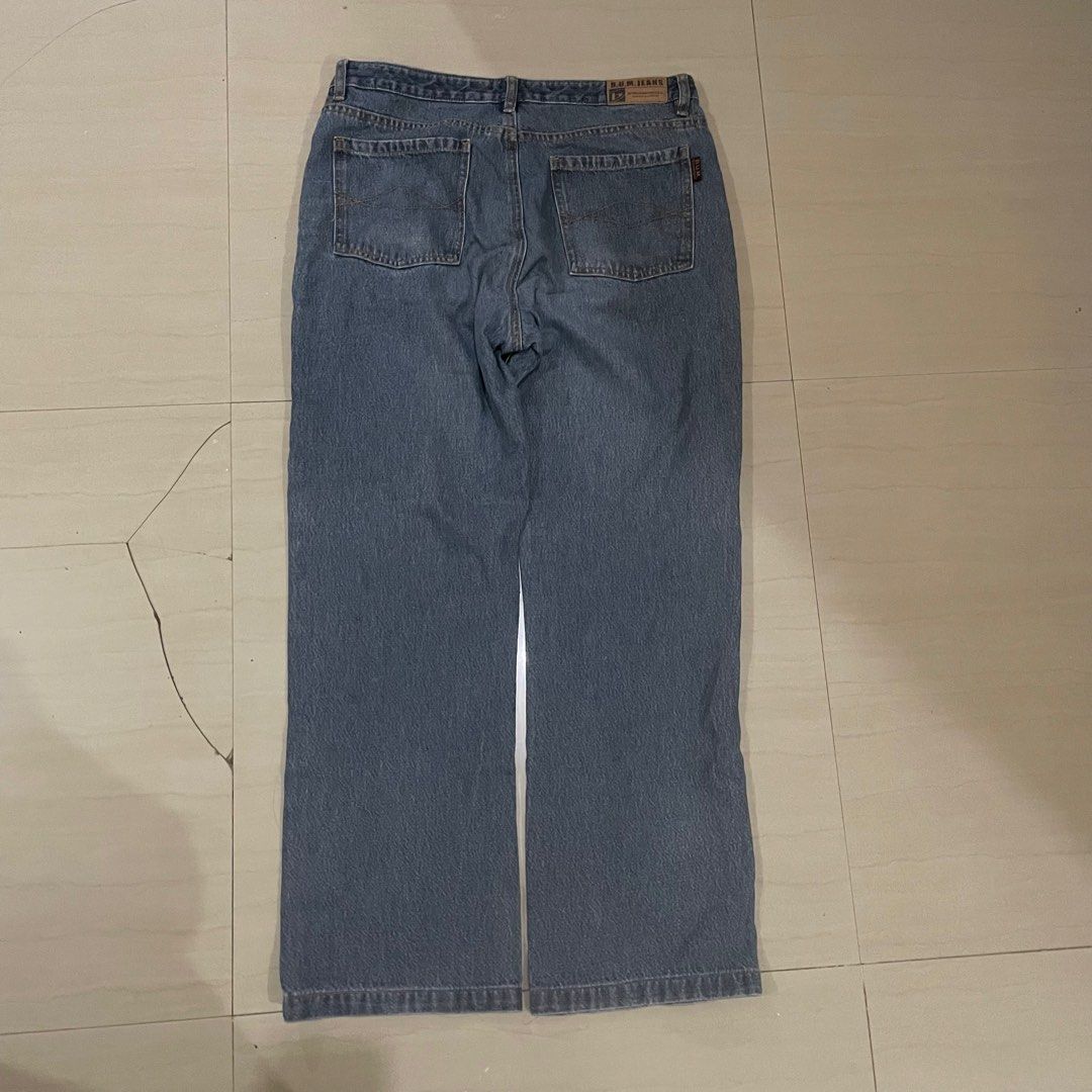 2000's BUM Equipment Jeans (Category: Jeans) located in Digos. Submitted by schlawg_y2k (Listing ID 1387861520, Image 2). Description: 34x39 hem- 9 Carhartt, Dickies, Wrangler.