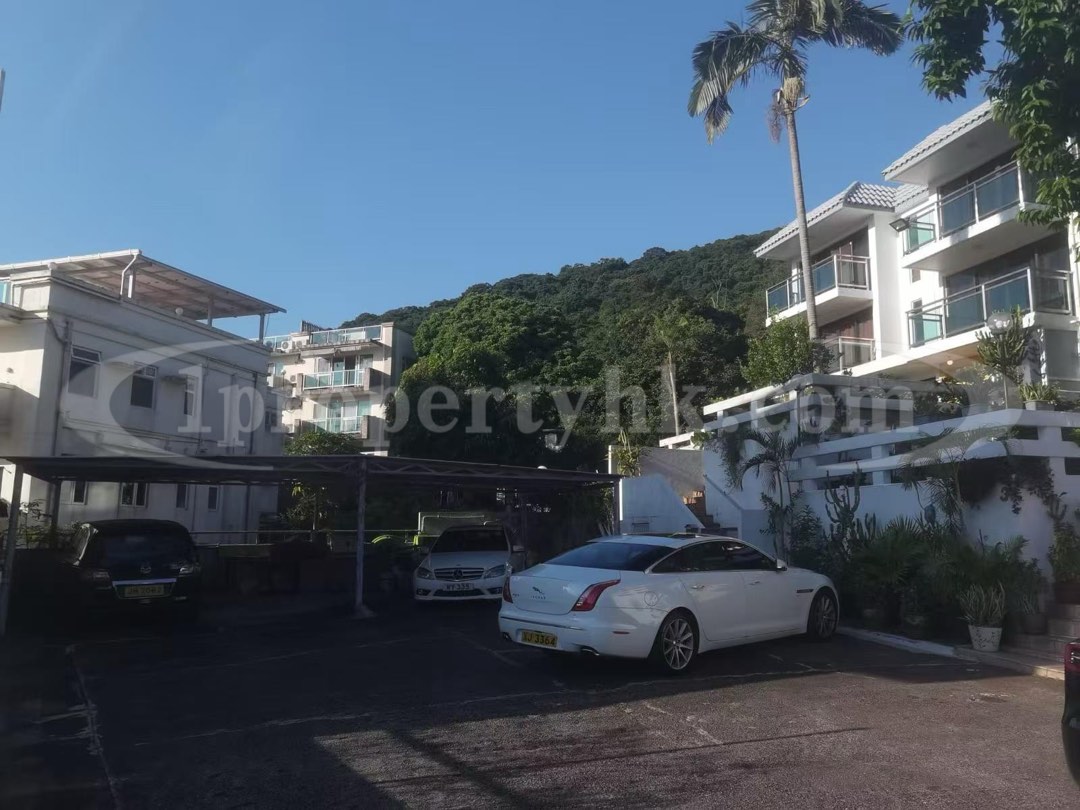 *總共9000尺*西貢黃竹灣*相連獨立別墅* *4200尺相連*另花園55OO呎私人泳池，及可泊6部車  管理費及車位費用全免。持實票者，還價即成。64076921366273113