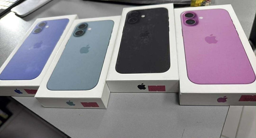 AFFORDABLE BRAND NEW & SEALED!!! iPhone 16 (Category: iPhone 16 Series) located in Caloocan City. Submitted by clarkpacan94861 (Listing ID 1387783303, Image 1). Description: Affordable, Brand New and Sealed iPhone 16 Storage: 128GB Colors: Pink, Black, Teal and Ultramarine (4 colors) Selling Price: ₱ 42,000 PER UNIT For inquiries, please call or send me a message anytime at 09178188816 for details. Meetup at Robinsons Galleria Cebu.