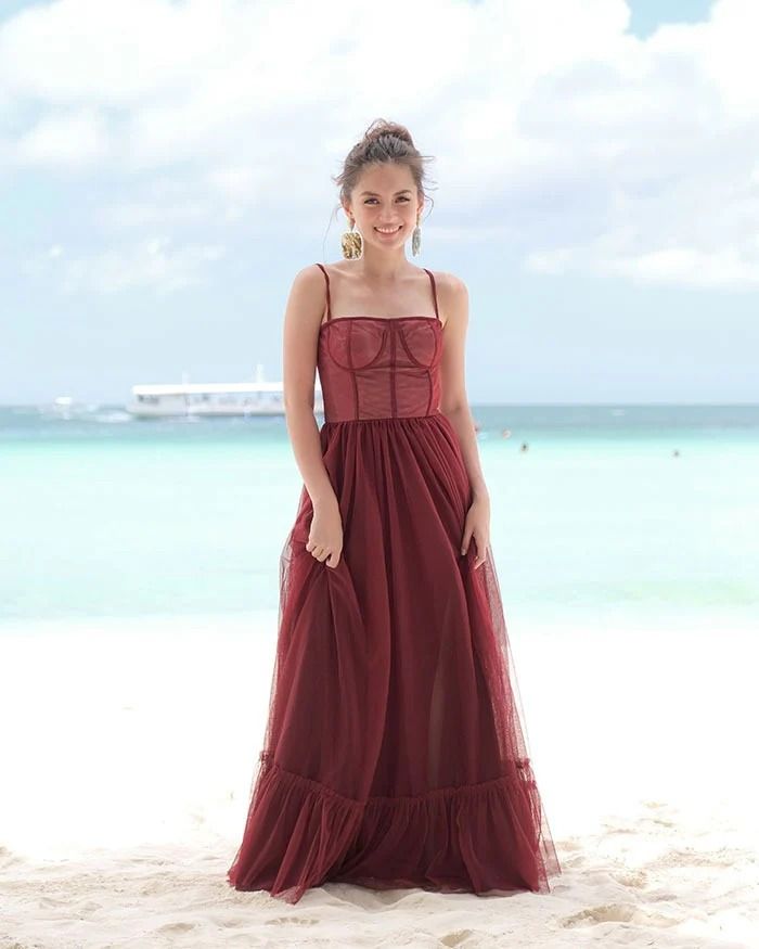 Apartment 8 - Chalice Gown in Maroon (Category: Evening dresses & gowns) located in Quezon City. Submitted by kanacloset (Listing ID 1387802068, Image 2). Description: PLEASE READ!! This is available for rent P1,500 (+ P200O security deposit) PLEASE SPECIFY THE DATE WHEN ASKING IF IT'S AVAILABLE. THANK YOU Fits: small to medium FOR RENT: Renting this gown will cost you P1,500 (RENT) pesos with a security deposit of P2,000 pesos. The security depo