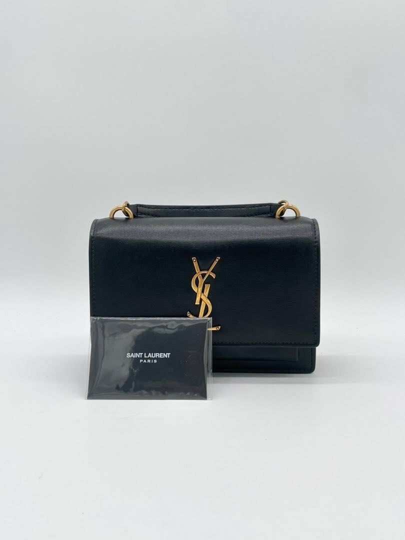 Authentic YSL Sunset Chain Wallet ✨ (Category: Luxury Bags & Wallets) located in Quezon City. Submitted by jhaediah (Listing ID 1387870078, Image 2). Description: YSL Sunset Chain Wallet ✨ Authentic | Rank A Condition. Inclusion: Booklet Only.