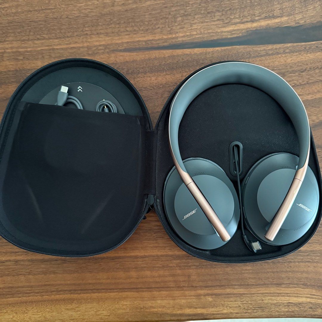 Bose NC700 with Charging Case63612119805187111