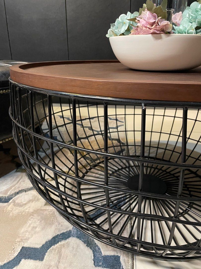 Coffee Table (Category: Tables & Sets) located in Seri Gading. Submitted by arinaz84 (Listing ID 1387925532, Image 3). Description: Jualan Kemas Rumah - permukaan kayu warna coklat gelap (kemasan licin matte) - rangka besi hitam berbentuk bakul yg kukuh - rekabentuk minimalis & elegan, sesuai utk semua konsep hiasan rumah - sesuai utk ruang tamu, pejabat or ruang santai Anggaran ukuran: diameter 75cm Self collect, Sri Gading.