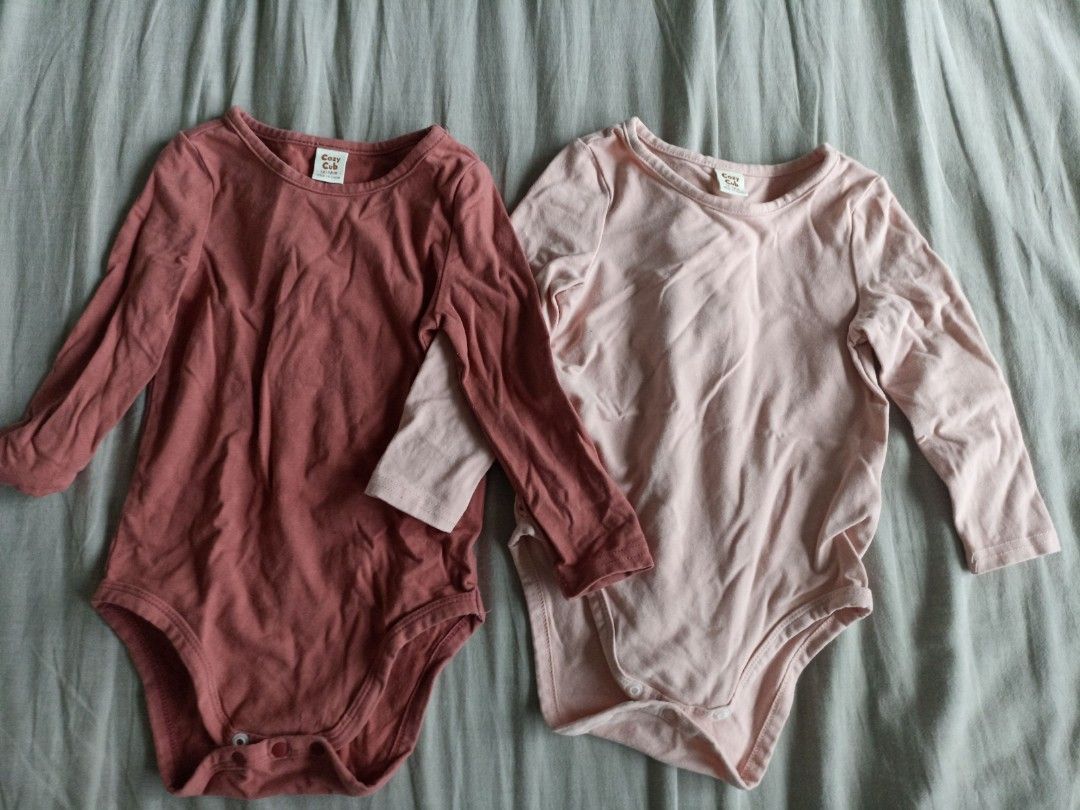 Cozy Club Onesie (Category: Babies & Kids Fashion) located in Las Pinas. Submitted by heycleanup (Listing ID 1387798865, Image 1). Description: size on tag: 12-18 months runs a little small i would say fits 6-12 months better. fabric is soft and have nice stretch. no stains, very lightly used price is for both onesies. sold as a bundle. GRAB or LALAMOVE shipping ONLY shipping and SF c/o buyer ships from Mandaluyong.