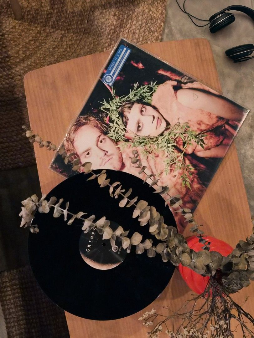 D'eon / Grimes – Darkbloom (Category: Storybooks) located in Manila. Submitted by jarodaily (Listing ID 1387814873, Image 1). Description: Kindly note that the photo shown is for reference only and does not depict the exact item for sale. 🚚 FREE SHIPPING (2-3 business days) for Metro Manila customers! Looking for something else? DM us for pre-orders and price quotation 🔍.