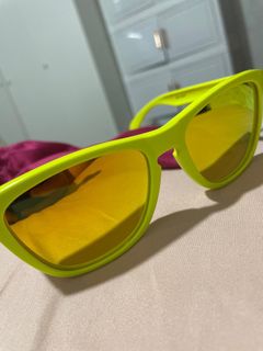 (Category: ) located in . Submitted by lovesickpreloved (Listing ID 1387870101, Image 1). Description: .