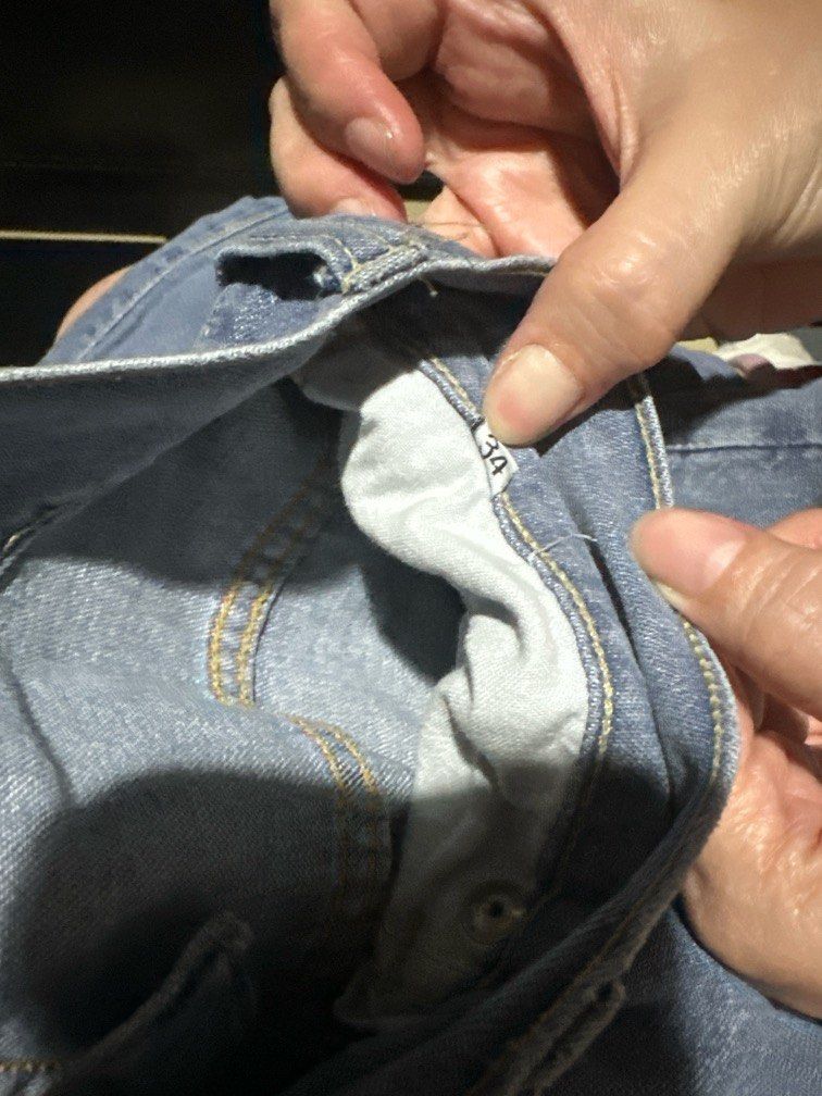 Girbaud Maong Pants (Category: Jeans) located in Paranaque City. Submitted by ja9preloved (Listing ID 1387836545, Image 2). Description: What you see is what you get Size : 34.