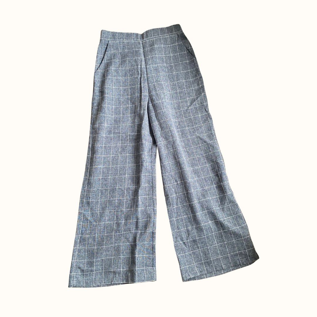 GREY PATTERNED PANTS (Category: Other Bottoms) located in Ampang. Submitted by sufi4h (Listing ID 1387791069, Image 1). Description: .