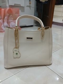 (Kategori: ) berada di . Dikirim oleh goodprelovedrandom (ID iklan 1387775311, Gambar 1). Deskripsi: .