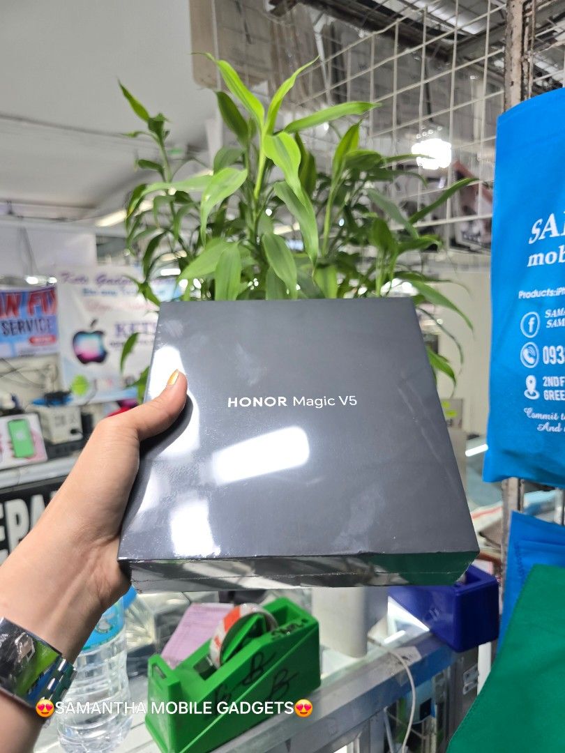Honor Magic V5 16gb 512gb Openline Snapdragon Global Variant (Category: Android Others) located in Manila. Submitted by lenweltong05295 (Listing ID 1387868721, Image 3). Description: Honor Magic V5 16gb 512gb Openline Snapdragon Global Variant Brandnew Sealed with Warranty Onhand.