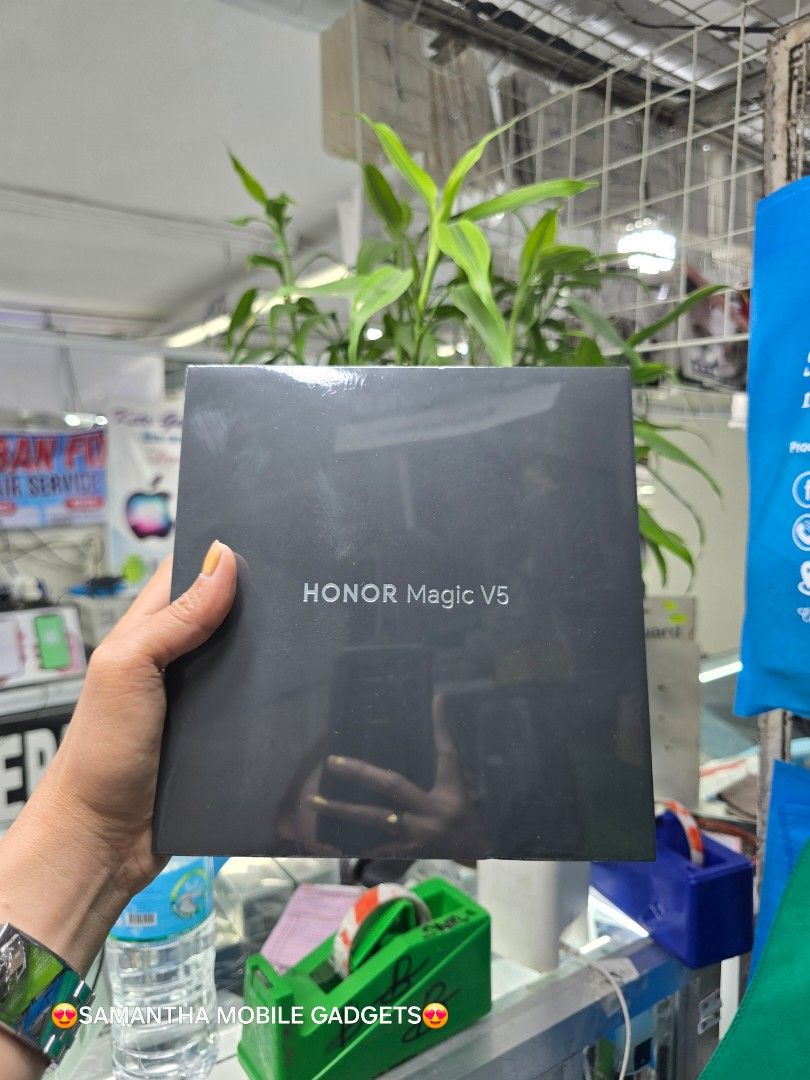 Honor Magic V5 16gb 512gb Openline Snapdragon Global Variant (Category: Android Others) located in Manila. Submitted by lenweltong05295 (Listing ID 1387868721, Image 2). Description: Honor Magic V5 16gb 512gb Openline Snapdragon Global Variant Brandnew Sealed with Warranty Onhand.