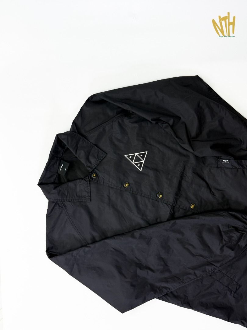 HUF ESSENTIALS COACH JACKET (Category: Coats, Jackets and Outerwear) located in Caloocan City. Submitted by m3ssy.ph (Listing ID 1387748340, Image 3). Description: HUF ESSENTIALS COACH JACKET SIZE: M on tag best fit L Width: 23"" Length (Top to bottom): 29 VERY GOOD CONDITION SEE LAST PIC .