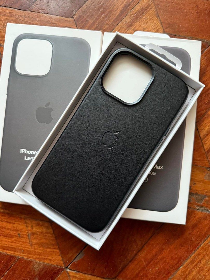 iPhone 14 Pro Max Magsafe Leather Case [BLACK] (Category: Cases & Sleeves) located in Manila. Submitted by mercedgret74092 (Listing ID 1387811747, Image 1). Description: Pm me.