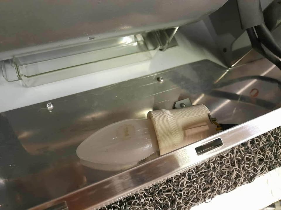 Kitchen Range Hood Exhaust Hood Working (Category: Hobs & Hoods) located in Pasay City. Submitted by meostore (Listing ID 1387882991, Image 3). Description: -Approx. Meas.: L 24" x H 20" x W 16" (inches) -Input rating: 220 volts / 60Hz -Power rating: 198W + 40W -Ideal for kitchen areas, condo-type spaces -Made of stainless steel construction NOTE: Please expect markings, paint chips on some portions of the unit. Actual photos are posted for buyer