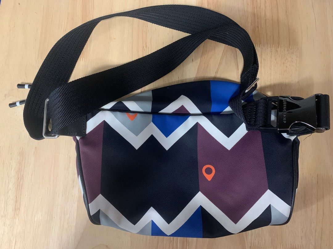 Longchamp belt bag (Category: Luxury Bags & Wallets) located in Mandaluyong City. Submitted by houseof1980 (Listing ID 1387742735, Image 2). Description: Roomy fanny pack .
