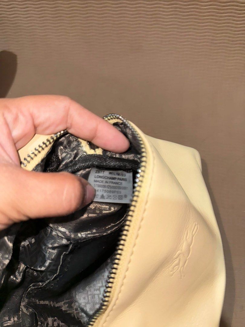 Longchamp mini (Category: Luxury Bags & Wallets) located in Mariveles. Submitted by declouterringmom (Listing ID 1380885946, Image 3). Description: .
