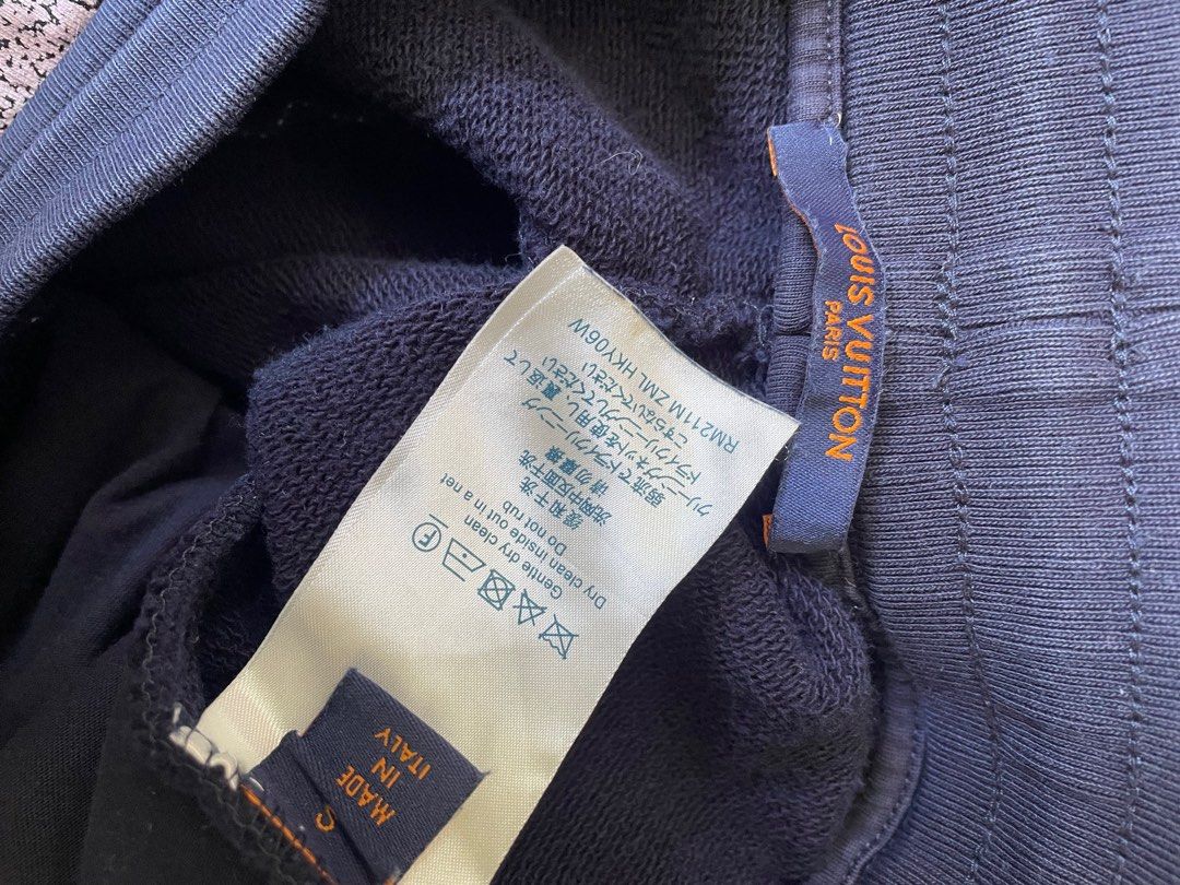 Lv Short (Category: Shorts) located in Manila. Submitted by trif21 (Listing ID 1387764128, Image 3). Description: 30-33.