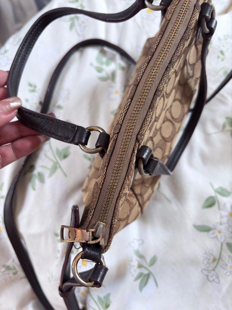 Mini Kelsey Satchel (Category: Luxury Bags & Wallets) located in Manila. Submitted by ms_ksy (Listing ID 1387800232, Image 3). Description: Coach sling Open for COD yes to videocall.