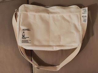 （分類：）位於 。 由 ss54dk 提交（商品編號 1387898456，圖片 1）。簡介： 。