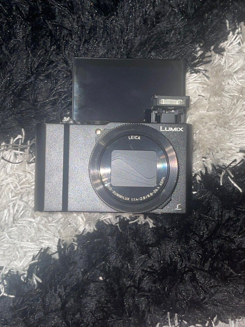 PANASONIC LUMIX LX10 FLIP SCREEN DIGICAM POP UP FLASH, Photography