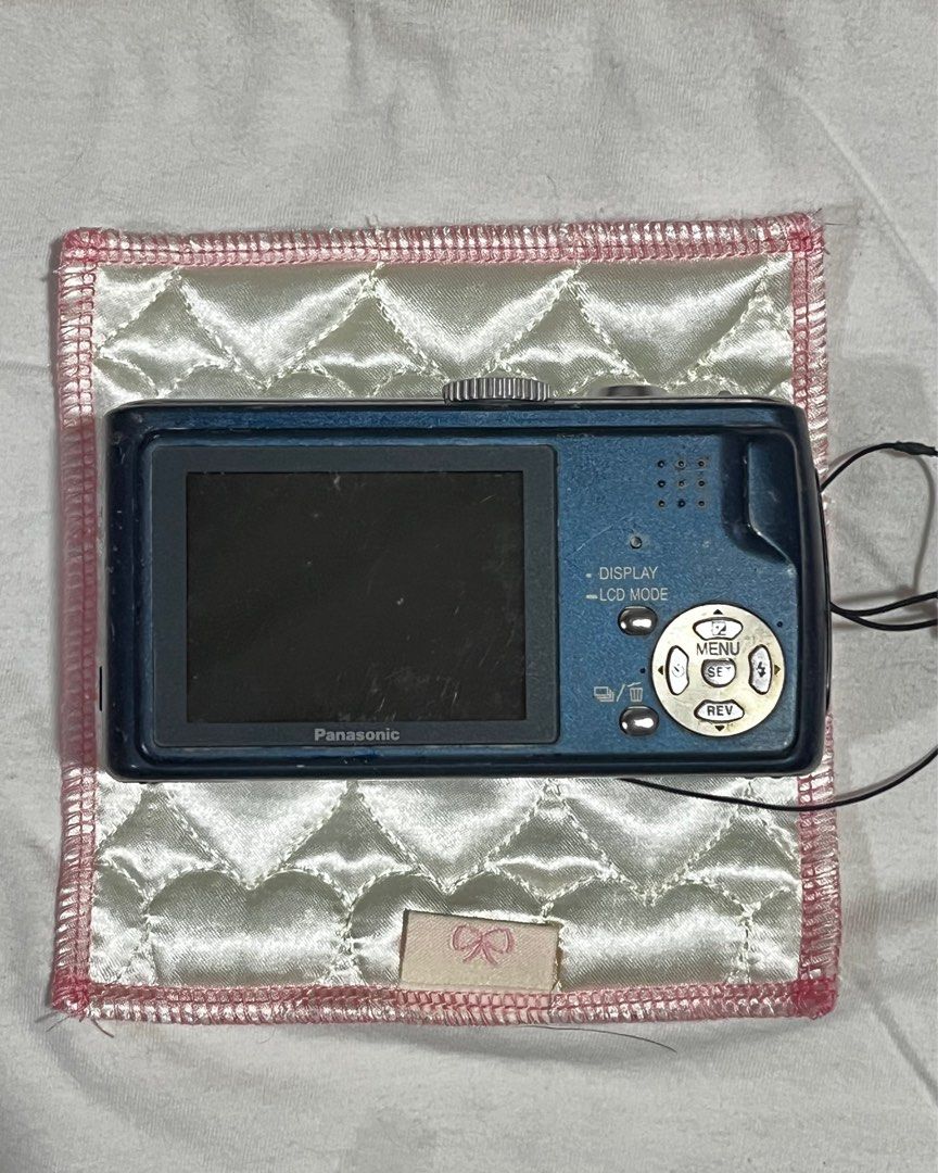 Panasonic Lumix TZ1 Untested Digicam (Category: Cameras) located in Quezon City. Submitted by cocobuys (Listing ID 1387876844, Image 2). Description: Untested- No battery for this ⊹˚₊‧ 𝙡𝙤𝙘: sjdm/qc ⊹˚₊‧ 𝙢𝙤𝙙: j&t, lbc, lalamove, meet-up(*) ⊹˚₊‧ 𝙢𝙤𝙥: gcash, bdo, sea bank, cod ⚠️ Units are sold AS-IS — either untested or working with issues. Best for parts, repairs, or collectors. No returns/refund.