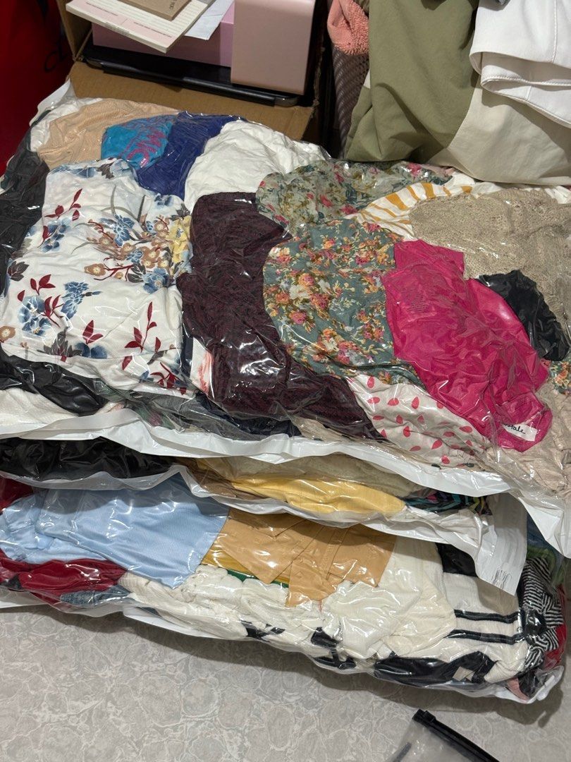 Preloved Clothes xs-m (Category: Announcements) located in Guagua. Submitted by holamissy (Listing ID 1387792208, Image 1). Description: Follow our FB page @ Hola Missy Will be posting personal preloved soon Still in 💯 condi and quality Most are branded and worn q-2 times.