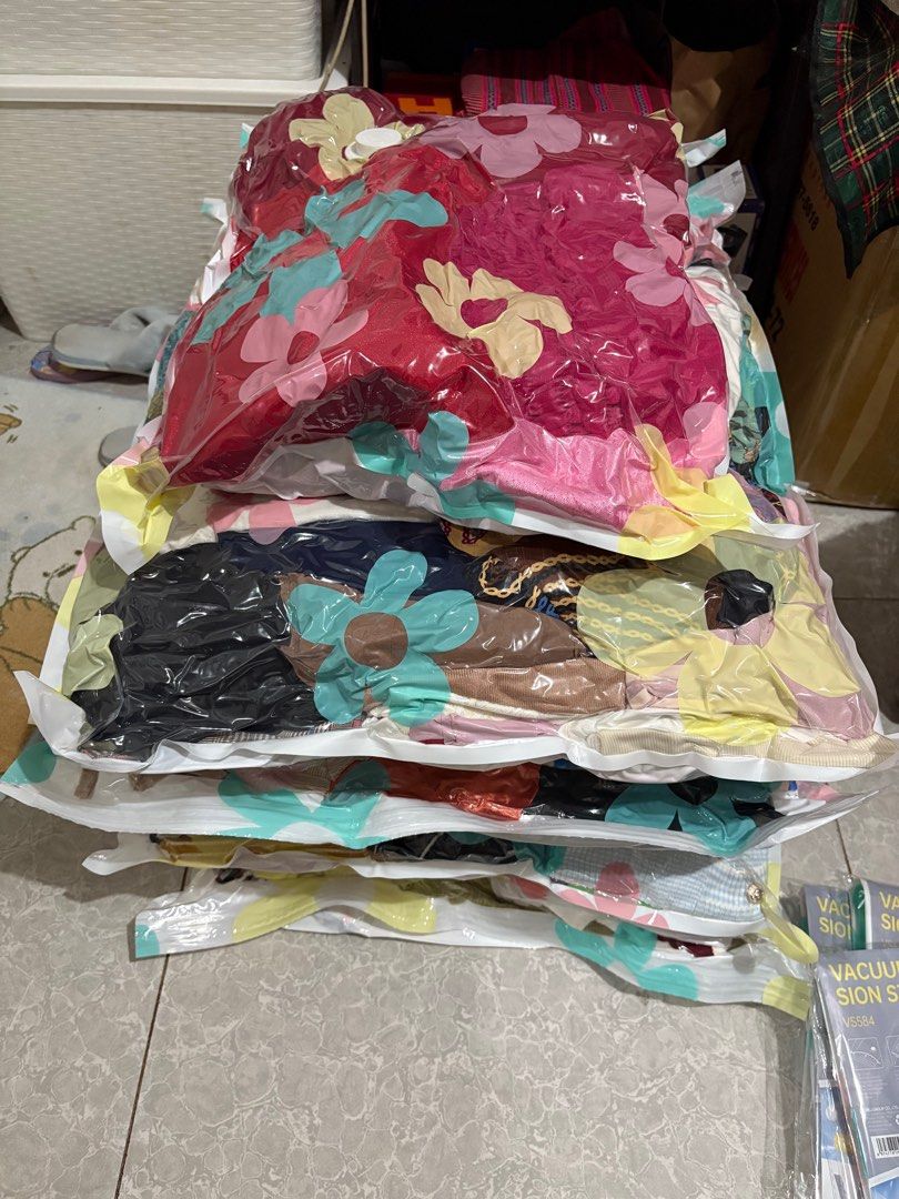 Preloved Clothes xs-m (Category: Announcements) located in Guagua. Submitted by holamissy (Listing ID 1387792208, Image 2). Description: Follow our FB page @ Hola Missy Will be posting personal preloved soon Still in 💯 condi and quality Most are branded and worn q-2 times.
