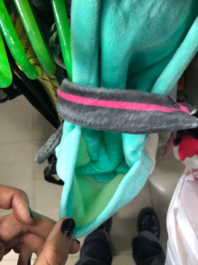 RUSH SELLING Thrift Miku Ita Bag (Category: Backpacks) located in Manila. Submitted by m4cyll3 (Listing ID 1387851746, Image 3). Description: i saw this in a thrift shop near me. sf shouldered by buyer. flaws in pic. non nego. 📍pasay city.