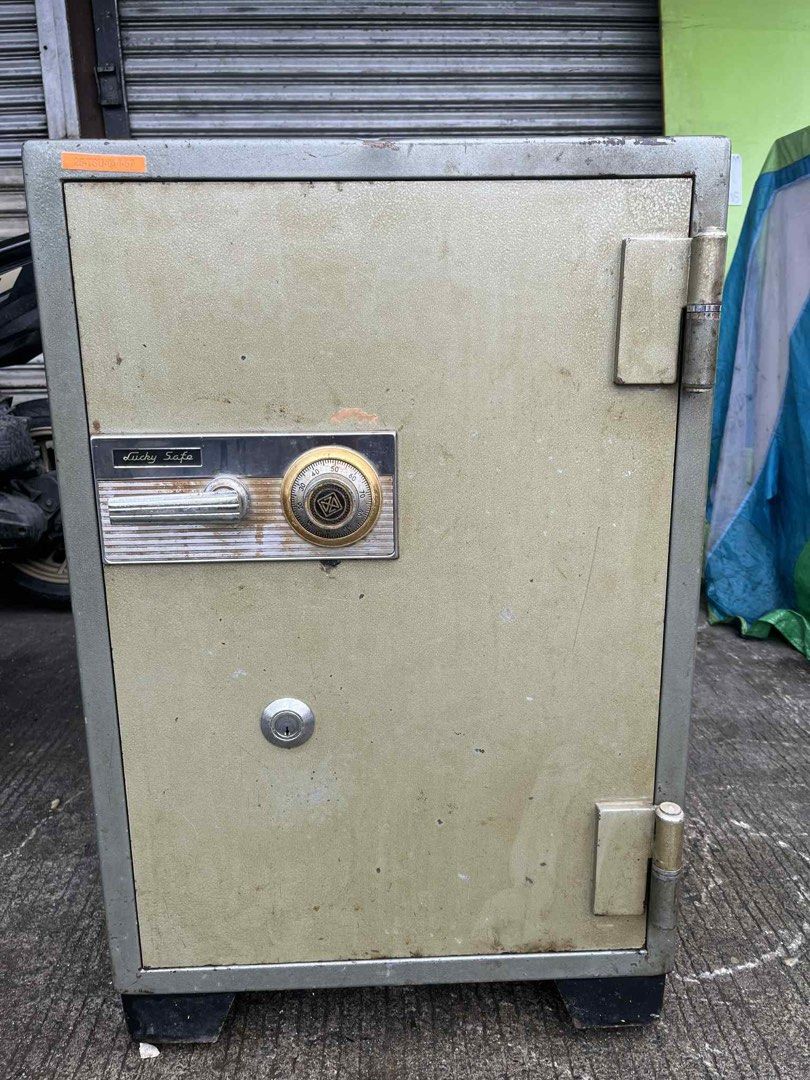 Safety vault fireproof double lock (Category: Safe) located in Manila. Submitted by santab01016652 (Listing ID 1387841468, Image 1). Description: For sale 3ft vault fireproof double lock.
