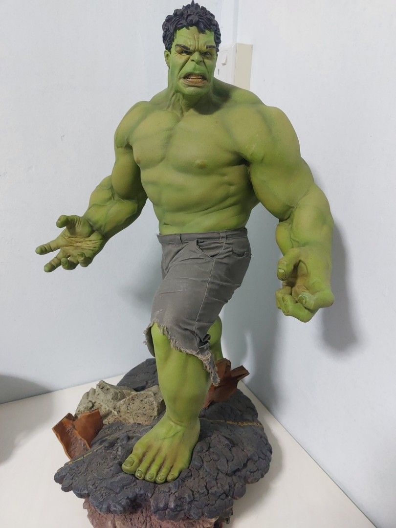 Sideshow Collectibles The Hulk Maquette Statue, Hobbies & Toys, Toys ...