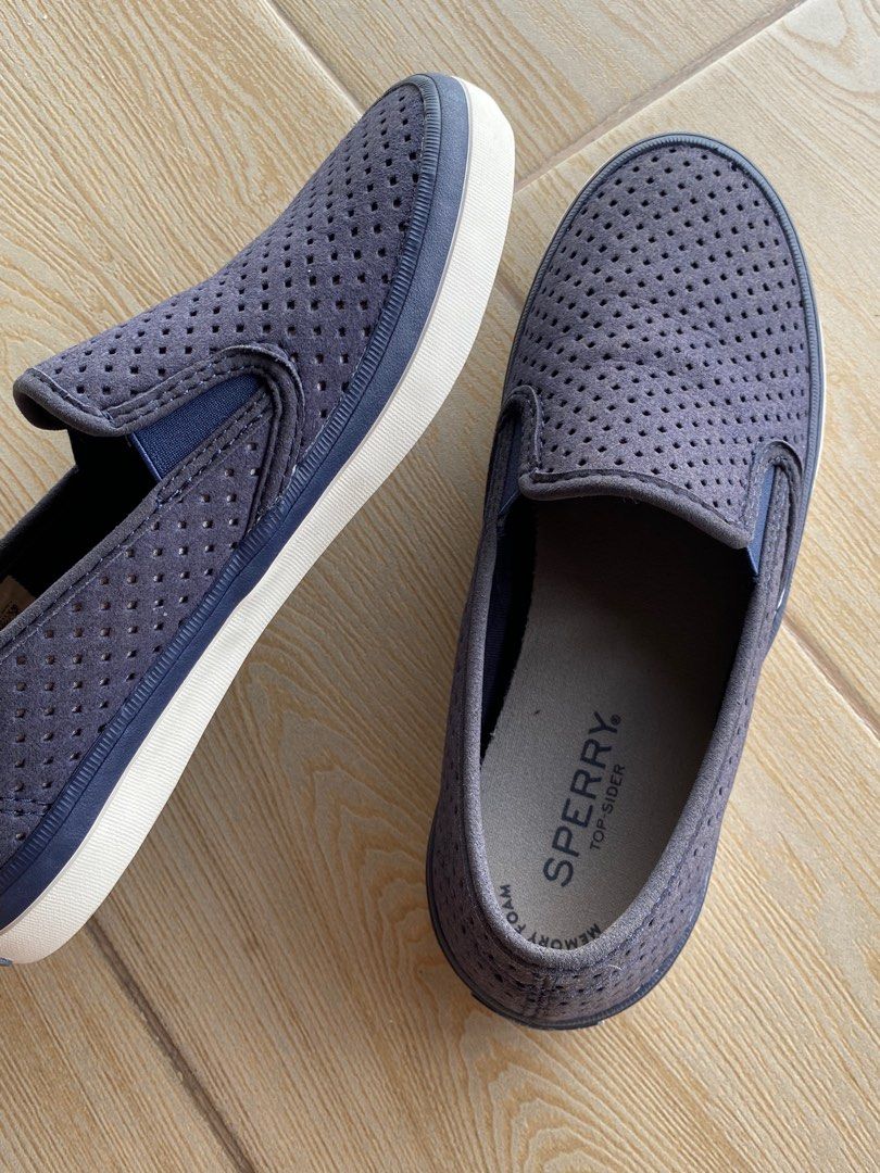 Sperry Ladies Navy Blue Top Sider Memory Foam (Category: Loafers) located in Quezon City. Submitted by samae_declutters888 (Listing ID 1387811355, Image 3). Description: Sperry Ladies Navy Blue Top Sider Memory Foam Size: US 5.5 Condition: - Used 3-5 times - No flaws - Just needs cleaning RFS: Decluttering.