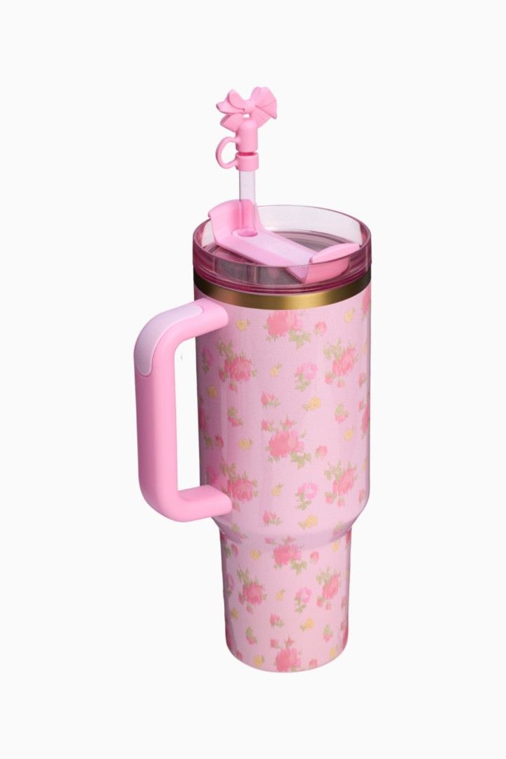 🌈Latest Launch🌈Stanley x Loveshakefancy The Quencher H2.O FlowState Tumbler 30 / 40oz (Category: Water Bottles & Tumblers) located in Singapore. Submitted by happy_shop_paradise (Listing ID 1387815145, Image 3). Description: Brand new in box 💯% authentic n limited edition Pre order from US, waiting time: 3-4 weeks to reach 20 oz $106 30 oz $109 40 oz $129 Quenchers 90% recycled 18/8 stainless steel, BPA-free Recycled stainless steel icon insid