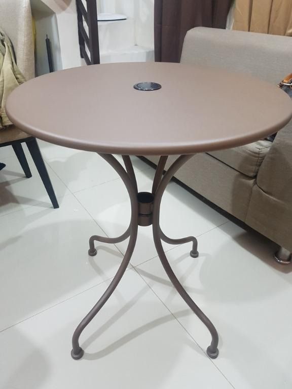 Sumo All Steel Cafe Round Table, Outdoor Table, Cafe Table, Bar table (Category: Tables & Sets) located in Quezon City. Submitted by costuless_qc_branch (Listing ID 1232714643, Image 3). Description: Item Code: STB-60R SALE PRICE: ₱2,099.00 Note: Price may change without prior notice. Sumo All Steel Cafe Round Table ♡ Colors Available: Black & Brown ♡ With Umbrella hole 60cm ♡ Powder Coated Steel ♡ Work indoor and outdoor for a cool ♡ Easy-care &