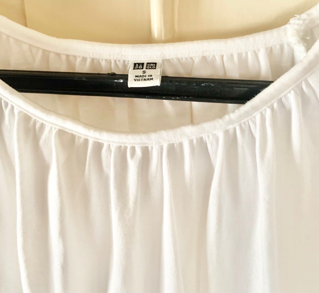 Uniqlo Cotton Sheared Neckline Top (Category: Others Tops) located in Paranaque City. Submitted by lene_urbn (Listing ID 1387765224, Image 3). Description: Not used. RFS - Small for me. Cotton fabric is cool and comfy..