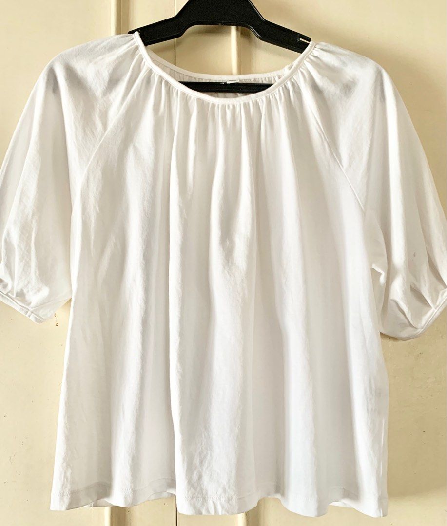 Uniqlo Cotton Sheared Neckline Top (Category: Others Tops) located in Paranaque City. Submitted by lene_urbn (Listing ID 1387765224, Image 2). Description: Not used. RFS - Small for me. Cotton fabric is cool and comfy..