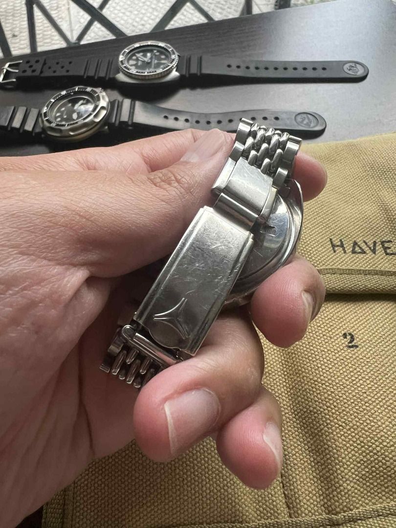 Vintage Doxa SUB 300T – Professional – Orange Dial (Category: Luxury Watches) located in Manila. Submitted by desktoppcwristwatch (Listing ID 1387918328, Image 3). Description: A rare opportunity to acquire a legendary diver’s watch: the Doxa SUB 300T "Professional" with its unmistakable orange dial. Originally developed in the late 1960s with input from diving pioneers like Jacques Cousteau, this watch is one of the earliest purpose-built profes