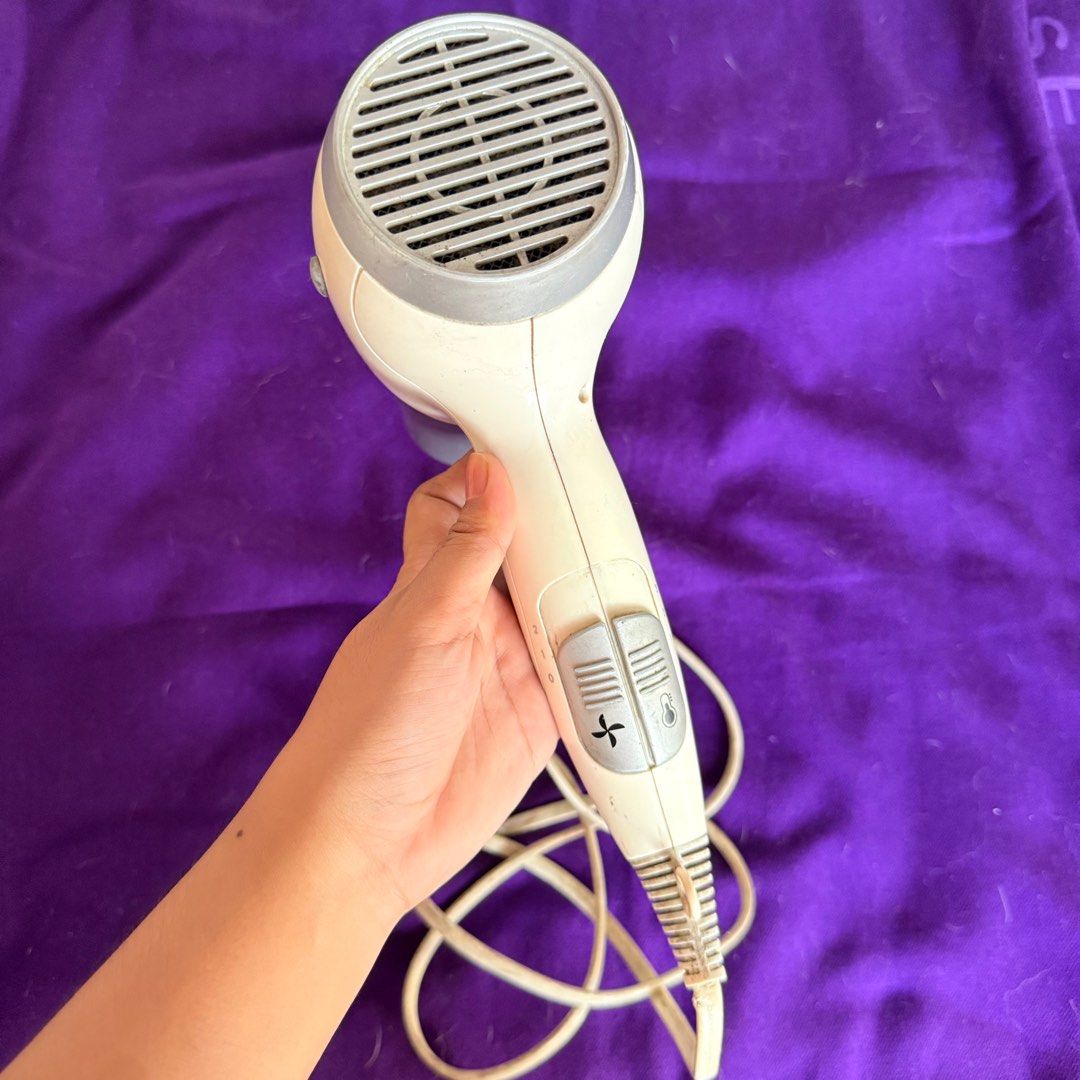 Watsons Hair blower dryer (Category: Hair) located in Malolos. Submitted by joifuljoi (Listing ID 1387852375, Image 2). Description: RFS: Declutter.