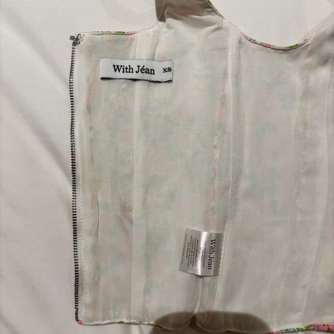With Jéan Corset Top (Category: Blouses) located in Marikina City. Submitted by reset.closet (Listing ID 1387863840, Image 3). Description: .