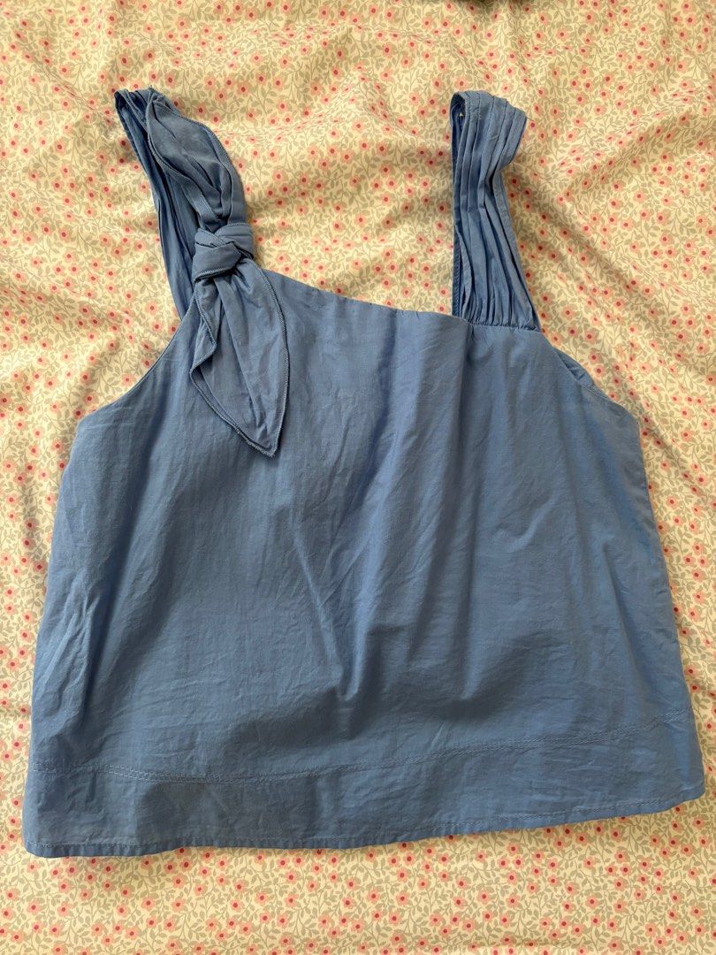 Zara Blue Top (Category: Sleeveless) located in Las Pinas. Submitted by flrmz (Listing ID 1387777315, Image 1). Description: Used twice only. Bought in the kids section (for age 13 - 14 years old) but it also fits a women’s XS :) For reference: I am an XS - S, 5ft 48kg and this fits me well. No when worn. RFS: decluttering.