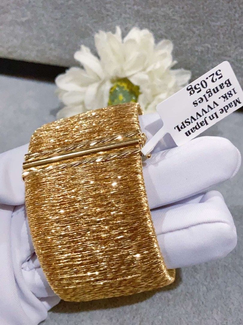 18K Japan Wide Yg Chunky bangle (Category: Bracelets) located in Manila. Submitted by shaineofpreciousjewelshop (Listing ID 1388079017, Image 2). Description: .