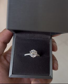 (Category: ) located in . Submitted by luxe.diamondss (Listing ID 1387942102, Image 1). Description: .
