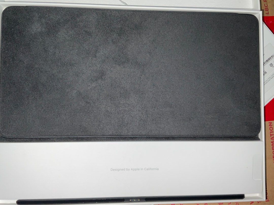 Apple Ipad Smart Keyboard (Unsealed w/honest issue) (Category: Other Mobile & Gadget Accessories) located in Manila. Submitted by 2025.gadgetspot (Listing ID 1388041317, Image 2). Description: authentic from apple US, this version is unsealed. -HONEST ISSUE: may dent siya you can see sa picture but overall 100% working. -cheaper than the sealed version but still the same product itself. - we’re not selling class A or premium copies. - out of stoc
