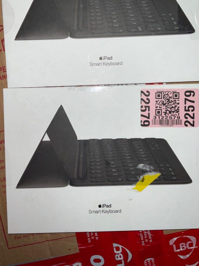 Apple Ipad Smart Keyboard (Unsealed w/honest issue) (Category: Other Mobile & Gadget Accessories) located in Manila. Submitted by 2025.gadgetspot (Listing ID 1388041317, Image 1). Description: authentic from apple US, this version is unsealed. -HONEST ISSUE: may dent siya you can see sa picture but overall 100% working. -cheaper than the sealed version but still the same product itself. - we’re not selling class A or premium copies. - out of stoc