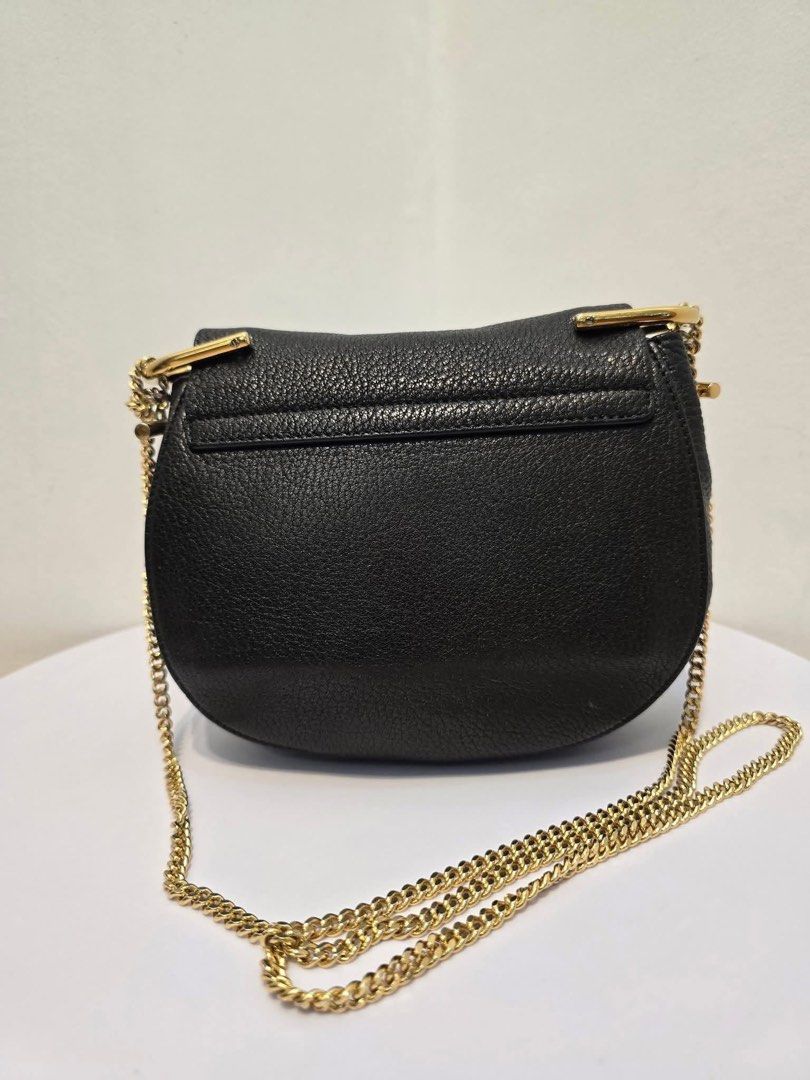 Authentic 💯 Chloe Mini Drew Shoulder Bag (Category: Luxury Bags & Wallets) located in Quezon City. Submitted by jhaediah (Listing ID 1388036530, Image 2). Description: - Authentic 💯 - C_hloe Mini Drew Shoulder Bag - Mini size .