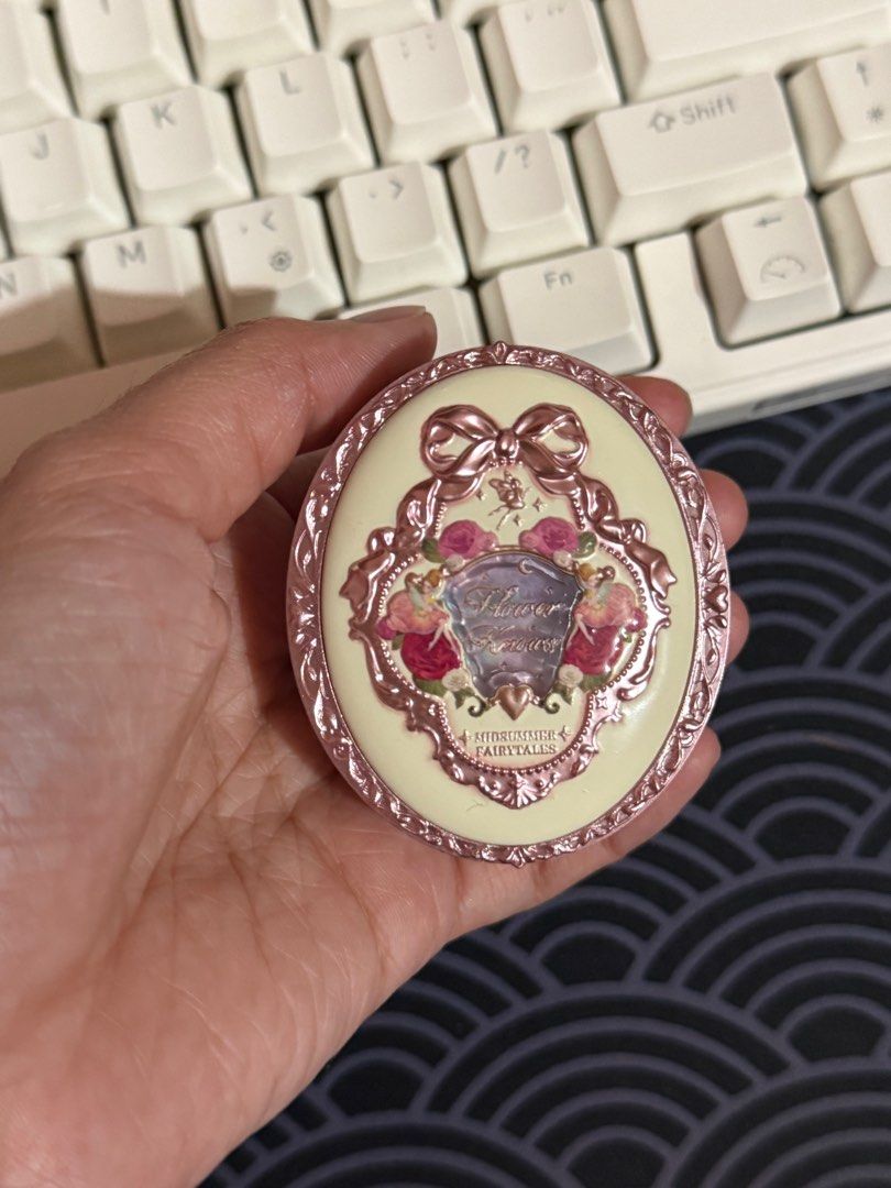 Bandai Flower Knows Gashapon (Category: Designer & Blind Box Toys) located in Bocaue. Submitted by yncheoli (Listing ID 1388038047, Image 2). Description: - the blush is not real, it an accessory case only.