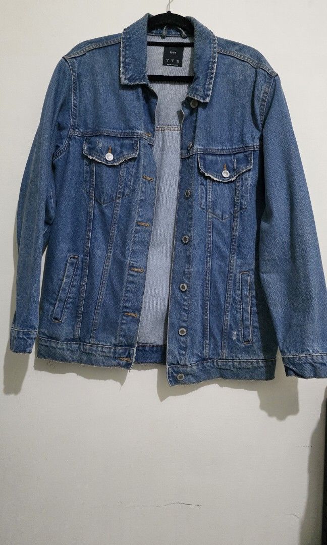Bershka Denim Jacket Women (Category: Coats, Jackets and Outerwear) located in Mabalacat. Submitted by enoscep (Listing ID 1388090627, Image 1). Description: Bershka Denim Jacket womens Slight discoloration on some parts W: 20" L:29" ☆rfs: decluttering ☆mop: bpi, bdo, gcash ☆mod: j&t ☆no return, refund, or exchange.
