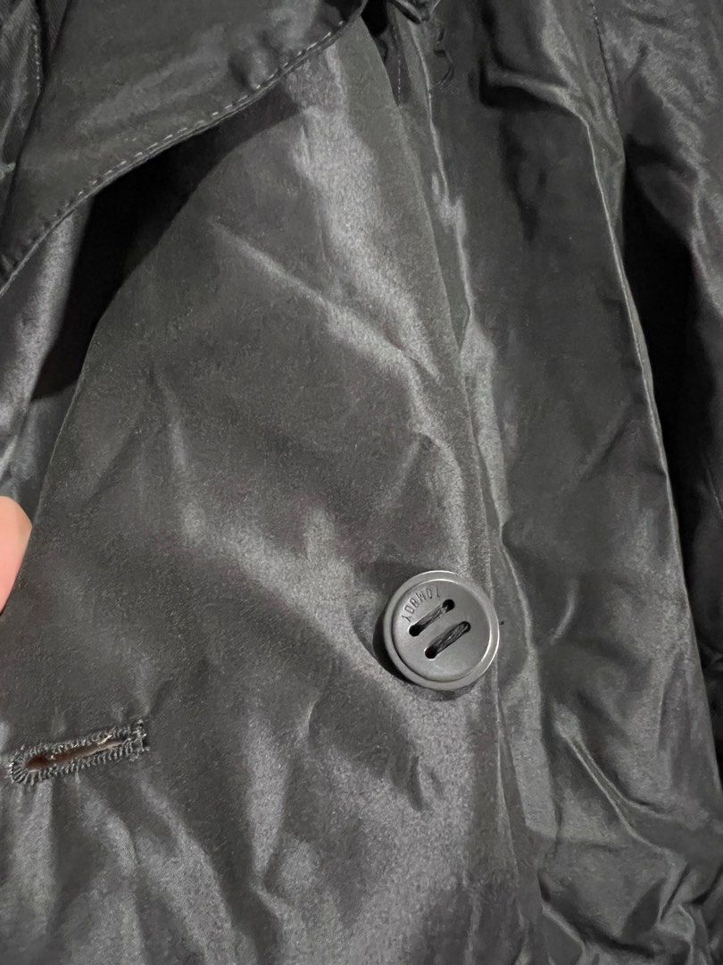 Black jacket (Category: Coats, Jackets and Outerwear) located in Marikina City. Submitted by kam.declutter (Listing ID 1388002045, Image 3). Description: Hi guys! I’m currently decluttering and I’m selling my pre-loved and never worn clothes. Need na mag bawas super dami na 🥵 📎 color may vary due to lighting 📎 two days reservation only 📎 used but not abused 📎 please manage your expectation 📎 no cancellations of orders 📎 no return /exchange