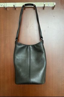 （分類：）位於 。 由 explodedbasket98 提交（商品編號 1388081031，圖片 1）。簡介： 。