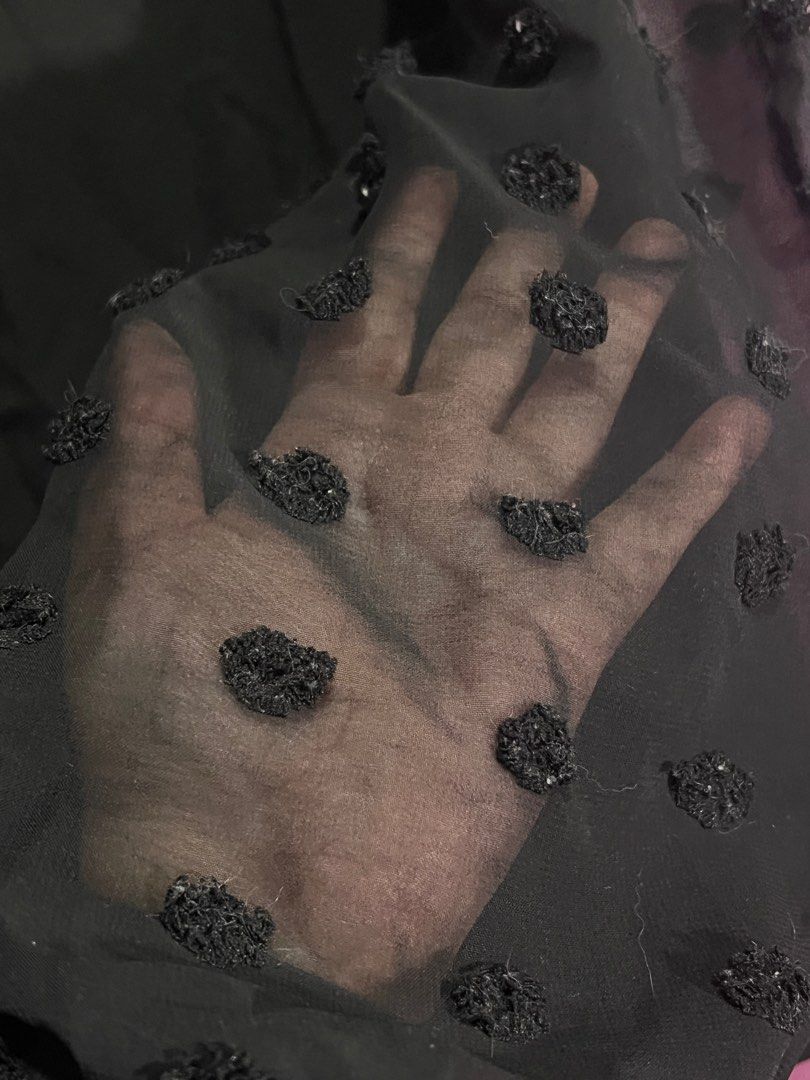 Black long sleeves (Category: Longsleeves) located in Marikina City. Submitted by kam.declutter (Listing ID 1388092742, Image 3). Description: Hi guys! I’m currently decluttering and I’m selling my pre-loved and never worn clothes. Need na mag bawas super dami na 🥵 📎 color may vary due to lighting 📎 two days reservation only 📎 used but not abused 📎 please manage your expectation 📎 no cancellations of orders 📎 no return /exchange /refund 📍