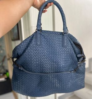 (Category: ) located in . Submitted by preloved.brand2023 (Listing ID 1387947648, Image 1). Description: .